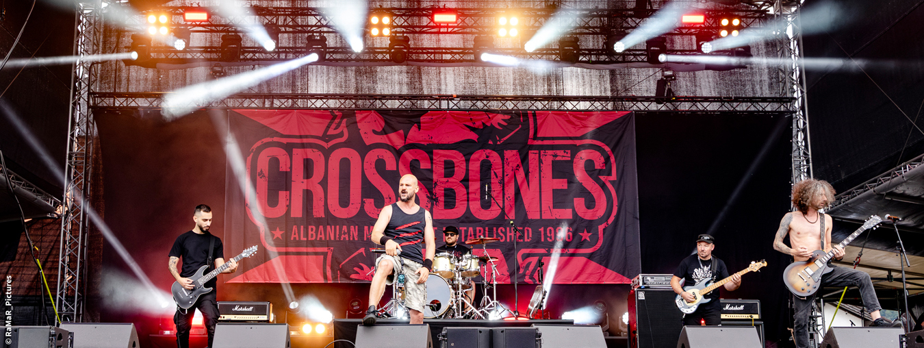 Crossbones Live
